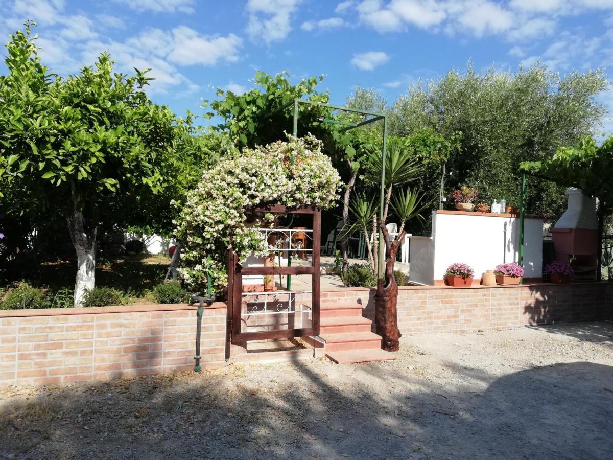 Fabiene Familyholidays Чефалу Екстериор снимка